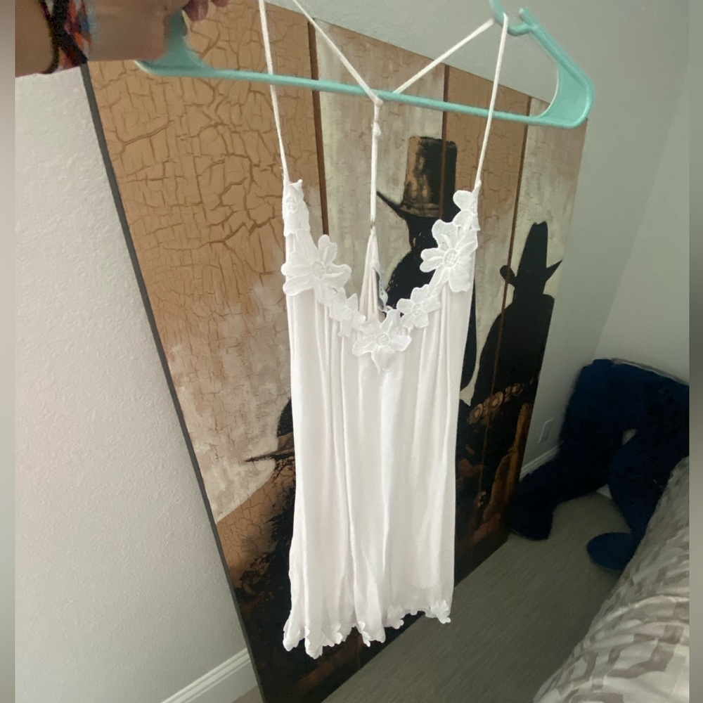 Short white dress